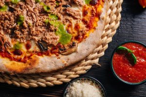 Despre noi 12 pizza con tonno Focsani