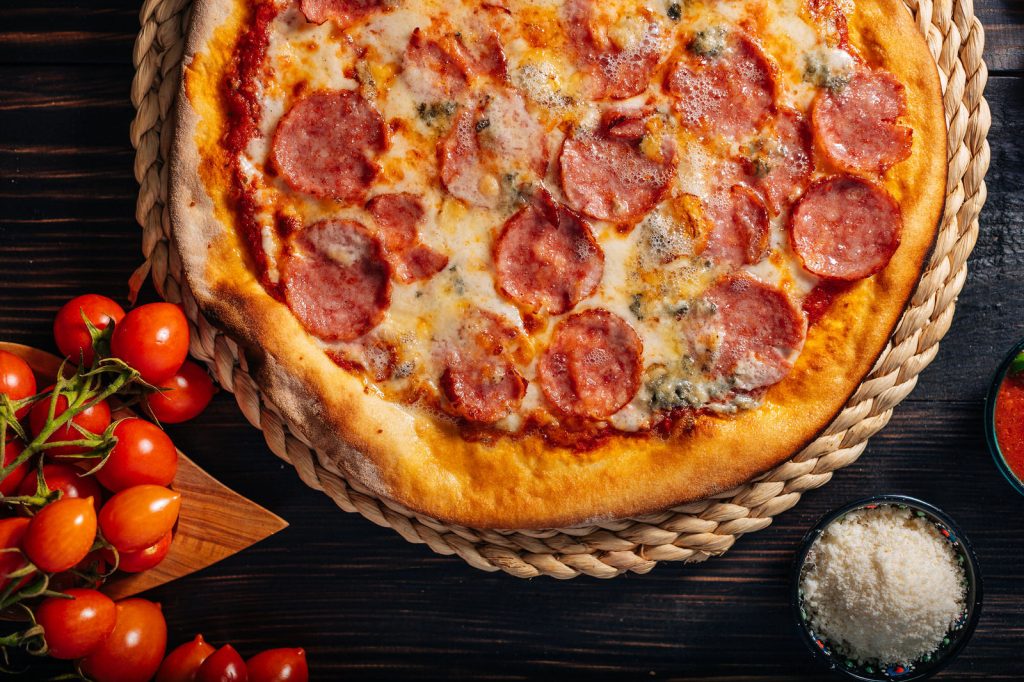 pizza salami e Gorgonzolla